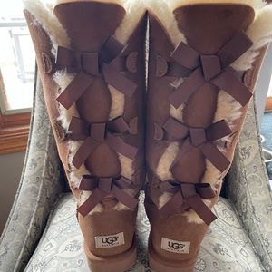 EUC Ugg Bailey Bow Tall Chestnut 9